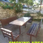 Dejan 3-free Parking Near Arena In Center, Near Bus, Train, Ferry, Airport Shuttle *