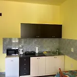 Dejan 3-free Parking Near Arena In Center, Near Bus, Train, Ferry, Airport Shuttle *