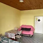 Dejan 3-free Parking Near Arena In Center, Near Bus, Train, Ferry, Airport Shuttle *