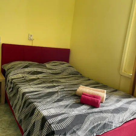 Lejlighed Dejan 3-free Parking Near Arena In Center, Near Bus, Train, Ferry, Airport Shuttle Pula