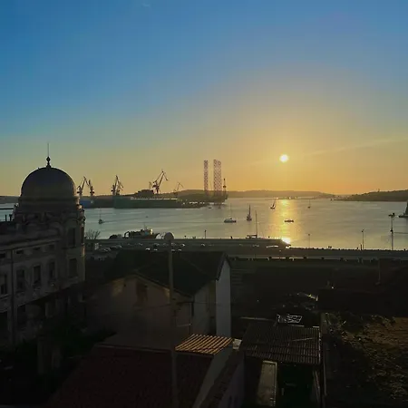 Dejan 3-free Parking Near Arena In Center, Near Bus, Train, Ferry, Airport Shuttle