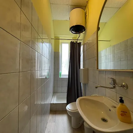 Dejan 3-free Parking Near Arena In Center, Near Bus, Train, Ferry, Airport Shuttle Pula