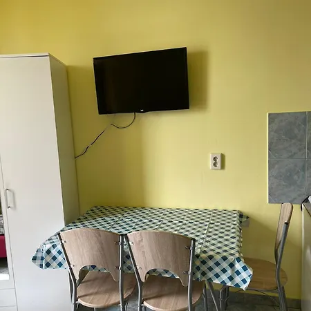 Apartament Dejan 3-free Parking Near Arena In Center, Near Bus, Train, Ferry, Airport Shuttle