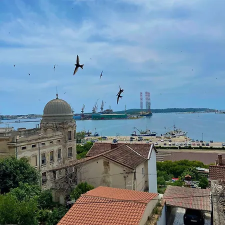 Apartament Dejan 3-free Parking Near Arena In Center, Near Bus, Train, Ferry, Airport Shuttle