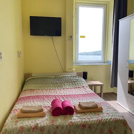 Apartment Dejan 3-free Parking Near Arena In Center, Near Bus, Train, Ferry, Airport Shuttle *