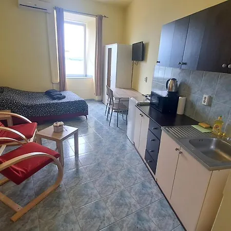 Apartment Dejan 3-free Parking Near Arena In Center, Near Bus, Train, Ferry, Airport Shuttle *