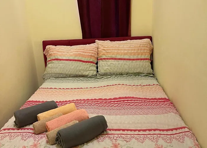 Dejan 3-free Parking Near Arena In Center, Near Bus, Train, Ferry, Airport Shuttle Apartment