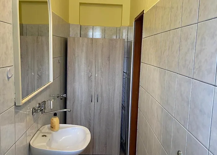 Dejan 3-free Parking Near Arena In Center, Near Bus, Train, Ferry, Airport Shuttle דירה *