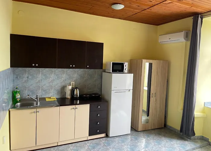 Apartment Dejan 3-free Parking Near Arena In Center, Near Bus, Train, Ferry, Airport Shuttle