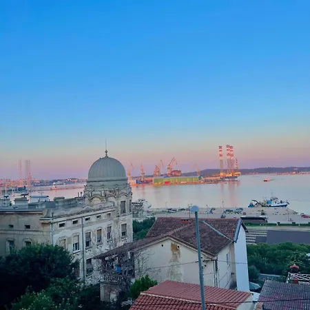 Dejan 3-free Parking Near Arena In Center, Near Bus, Train, Ferry, Airport Shuttle * Πούλα