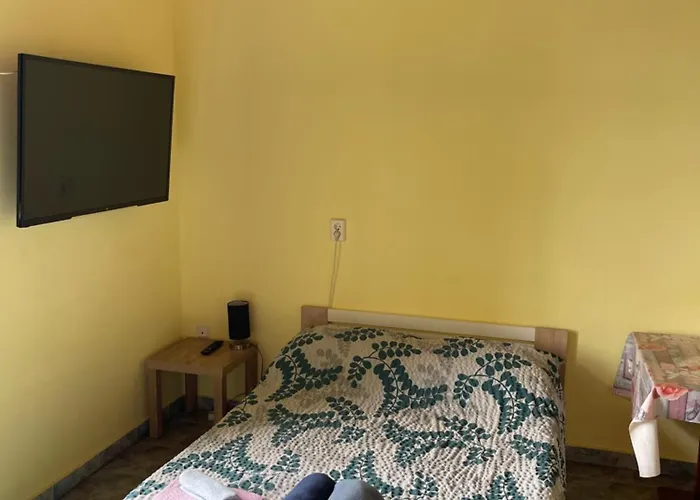 Dejan 3-free Parking Near Arena In Center, Near Bus, Train, Ferry, Airport Shuttle Appartement *